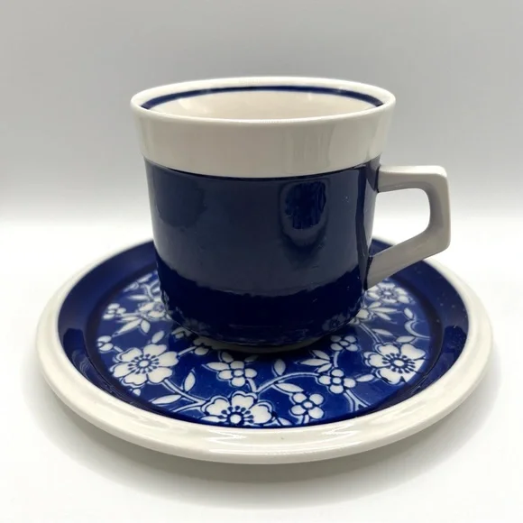 Set of 2 VTG Mikasa Japan Light'n Lively Blue Bonnet Ironstone Cups & Saucers